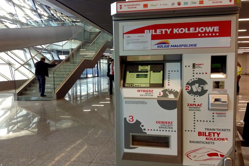 Терминал по продаже билетов в аэропорту Краков