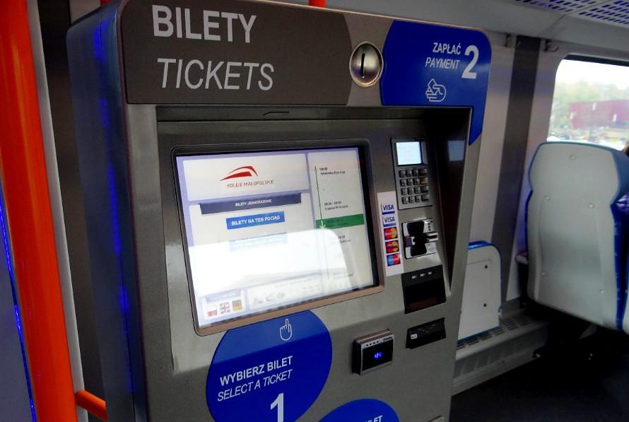 Автомат для продажи железнодорожных билетов в Польше