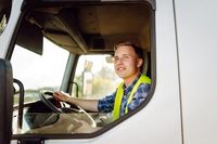 У Польщі дефіцит водіїв вантажівок та автобусів: які зарплати пропонують У Польщі дефіцит водіїв вантажівок та автобусів: які зарплати пропонують