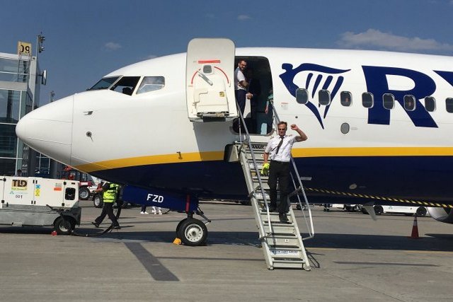 Самолет Ryanair в аэропорту Борисполь