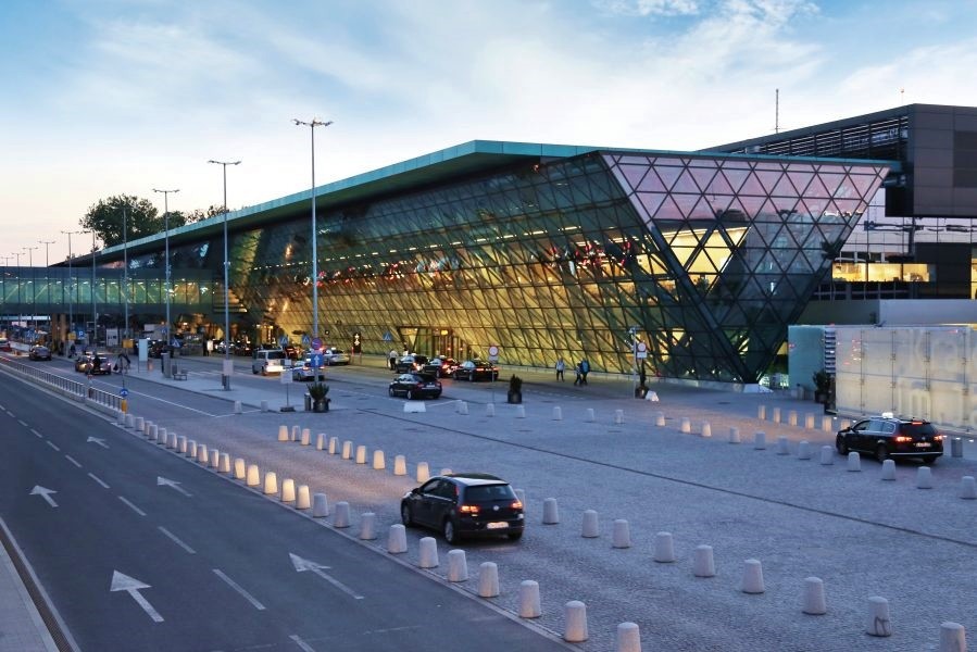 Пасажирський термінал аеропорту Краків-Баліце
