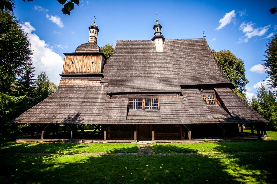Деревянная церковь в селе Сенкова