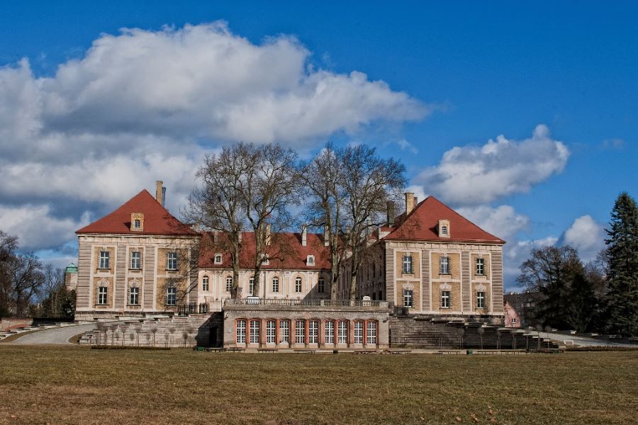 Дворец в Жагани