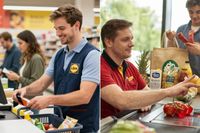 Lidl чи Biedronka: де вигідніше працювати у 2026 році