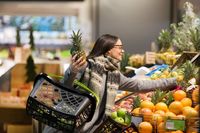 Підготовка до Нового Року: шалені знижки у Biedronka та Lidl 