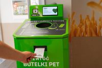 Żabka обменивает пластиковые бутылки на бонусы