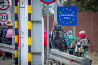 ЕС продлил временную защиту для беженцев из Украины