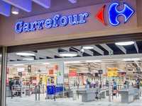 Carrefour конкурирует с банками и почтой: детали новой услуги сети