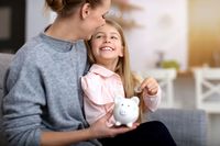 Допомога 800+ для дітей: як не втратити виплати та що потрібно знати українським родинам