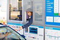 Проезд по автомагистрали А2 снова подорожает: когда и на сколько