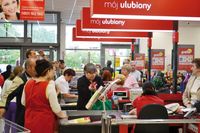 Ваучери на пальне та покупки: польська мережа супермаркетів запустила літню лотерею
