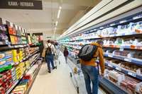Lidl і Biedronka знизили ціни: напої, м’ясо, солодощі та побутові товари зі знижками до 70%