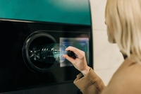 Депозитна система повернення тари у Польщі: скільки можна заробити на здачі використаних пляшок 