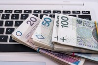 Готівковий кредит у Польщі: як отримати при нестабільних доходах